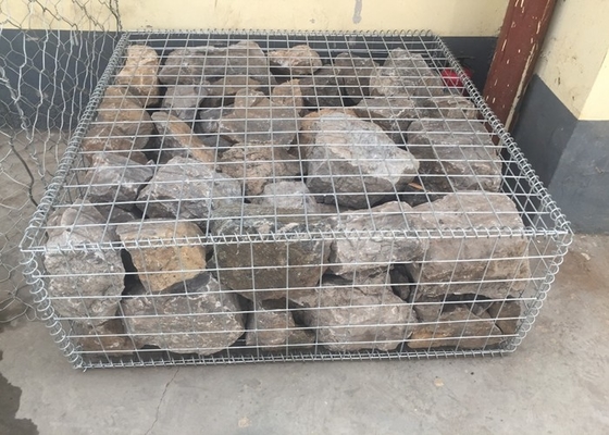 Gabion 10 PVC τρυπών ενωμένων στενά μετρητής καλωδίων ορθογωνίων πλέγματος 2 X 2 που ντύνεται